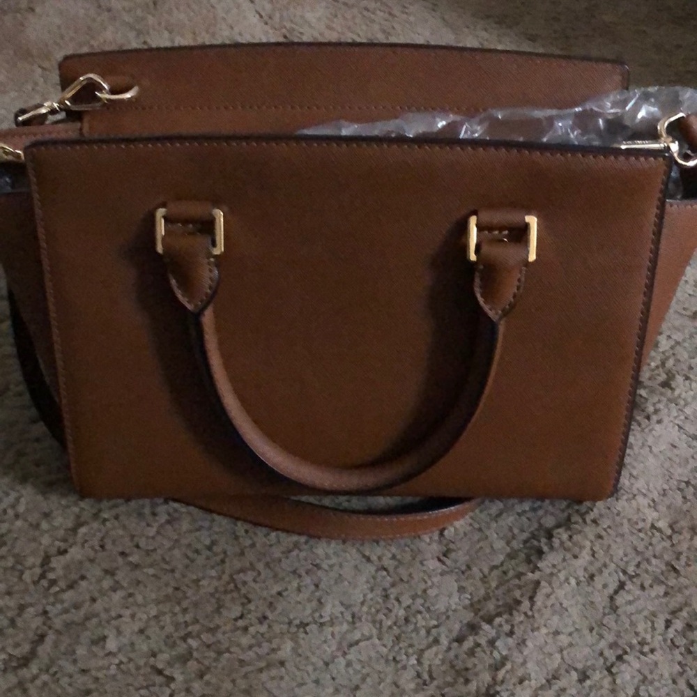Michael kors bag and wallet - Picture 5 of 16